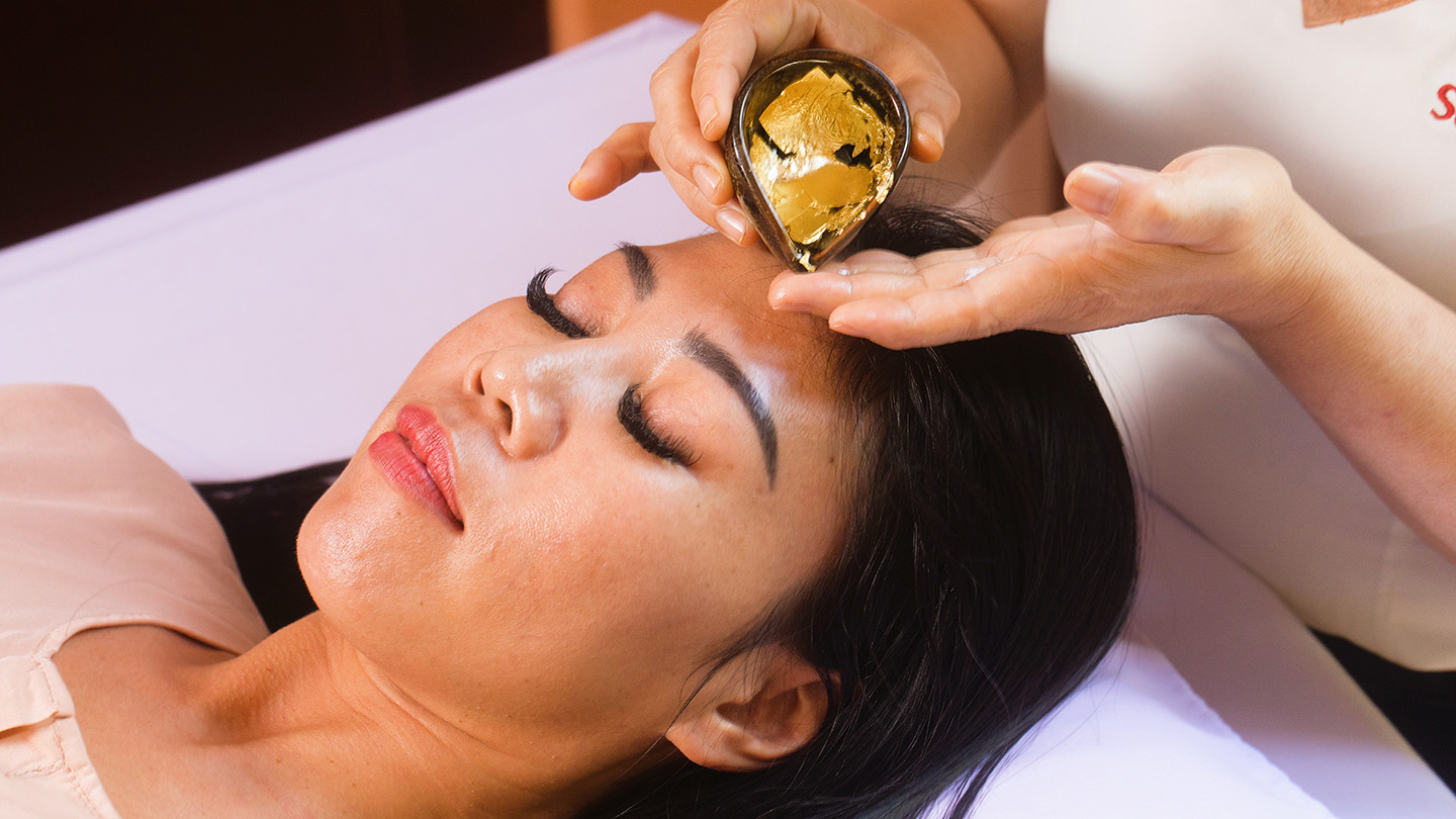Suuko Wellness & Spa Resort - Royal Gold Facial Therapy plus Life-force Balancing Aromatherapy Massage & Body Glow with Revitalizing Head or Foot Massage